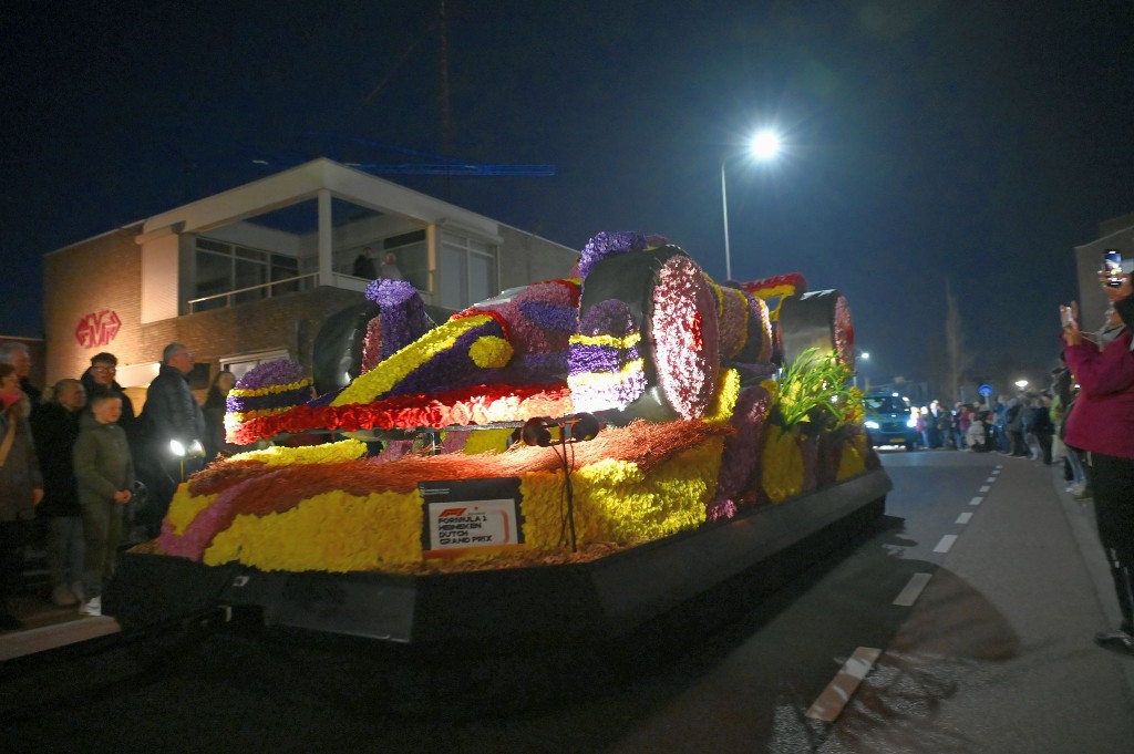 ../Images/Verlicht bloemencorso 2025 160.jpg